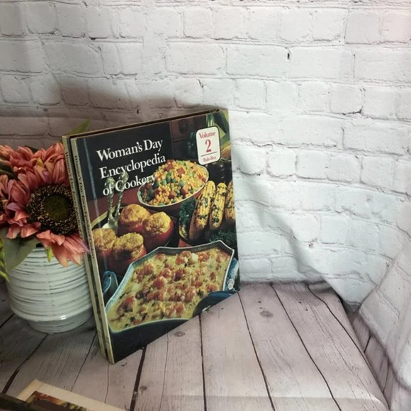 Vintage Woman's Day encyclopedia of cookery cookbook cottagecore - Picture 12 of 13